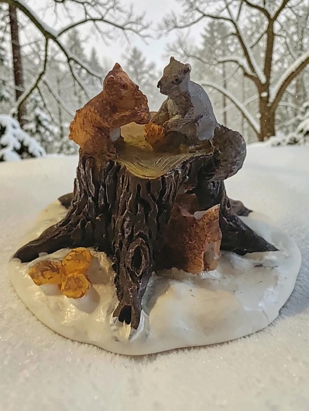 2003 Lemax Red Gray Squirrel Chipmunk Tree Stump Christmas Village Figurine